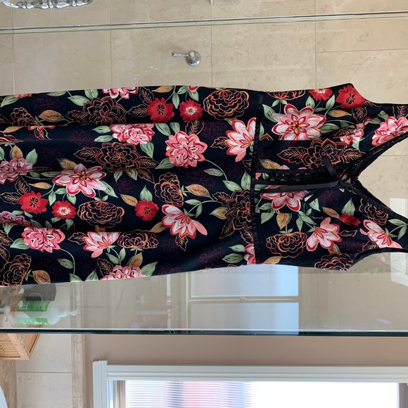 Perfect Summer Party Dress! - Picture 3 of 3